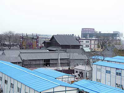 去年5月的晋翼会馆并无罩棚。 曾一智 供图